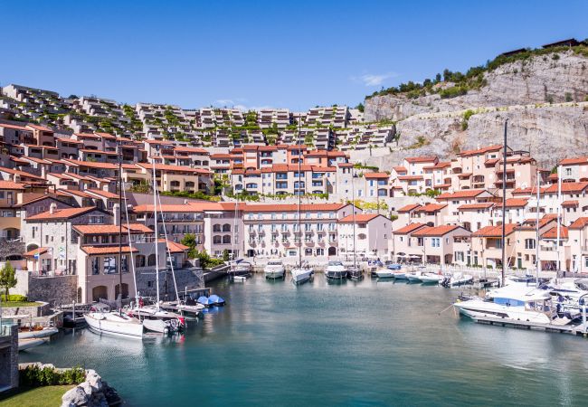 Appartamento a Duino-Aurisina - Topazio nel Borgo - Portopiccolo Apartments Appartamento a Duino-Aurisina - Topazio nel Borgo - Portopiccolo Apartments