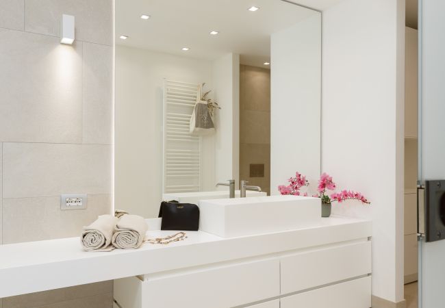 Appartamento a Duino-Aurisina - Giardino vista castello - Portopiccolo Apartments Appartamento a Duino-Aurisina - Giardino vista castello - Portopiccolo Apartments