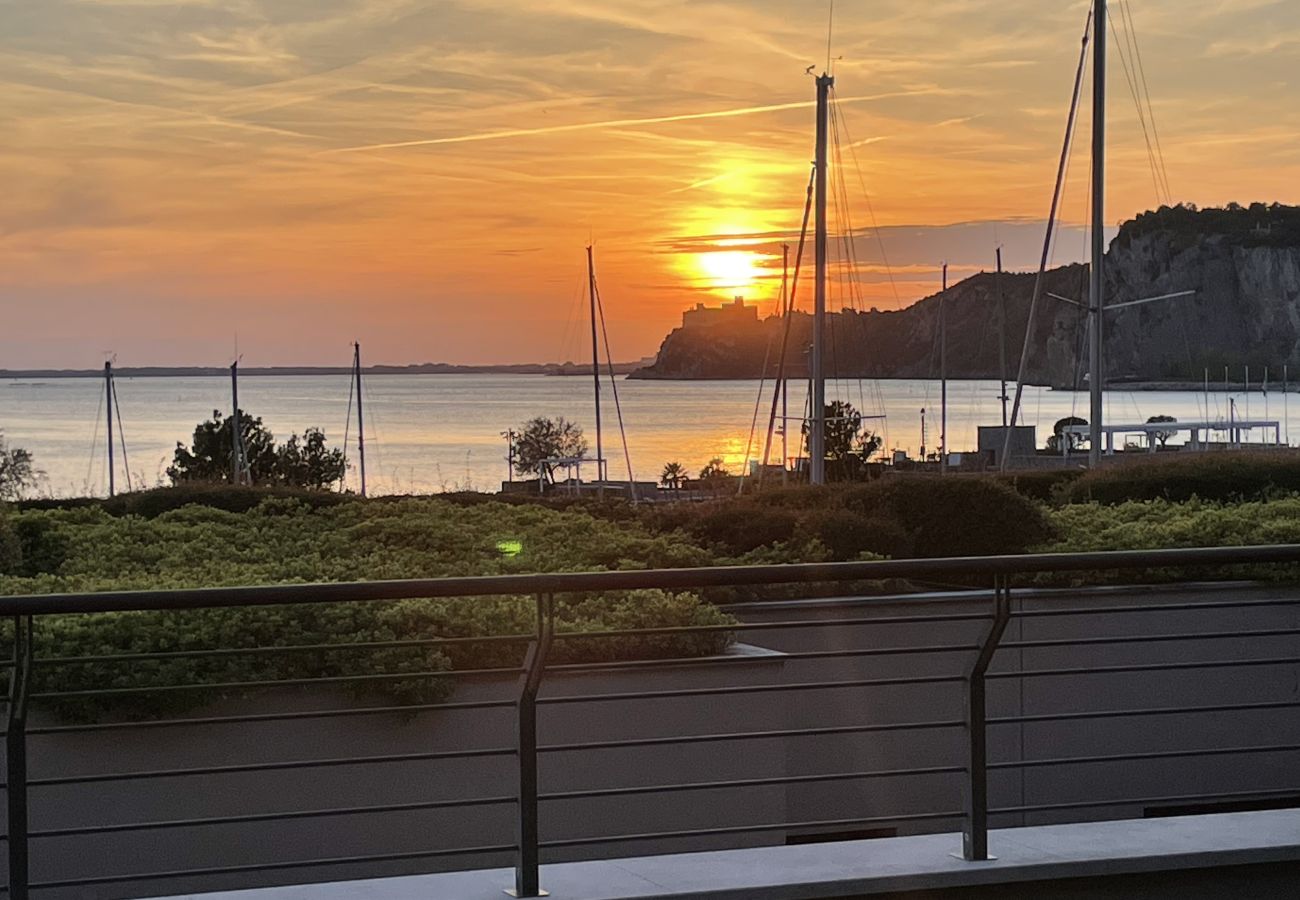 Апартаменты на Duino-Aurisina - Giardino vista castello - Portopiccolo Apartments