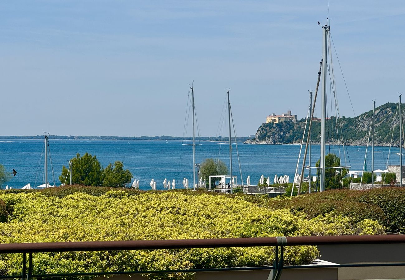 Апартаменты на Duino-Aurisina - Giardino vista castello - Portopiccolo Apartments